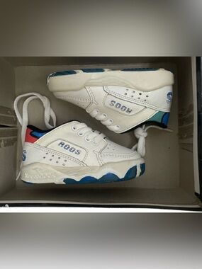 Vintage 1980, KangaROOS Kids White & Blue Athletic Sneakers